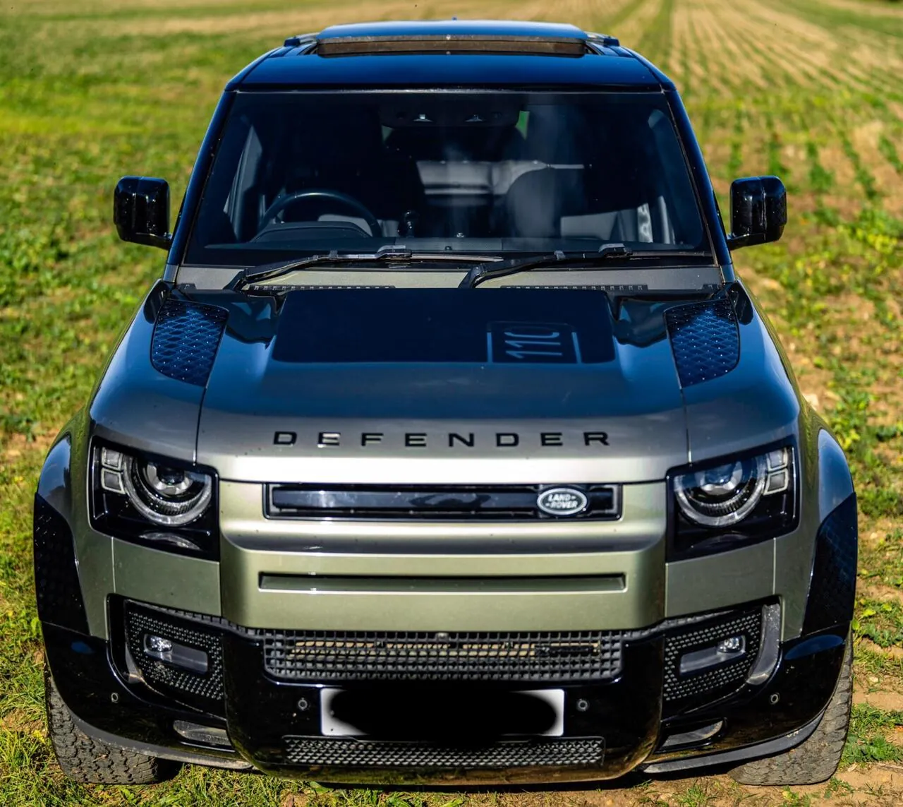 Land Rover Defender 110 2023 photo 3