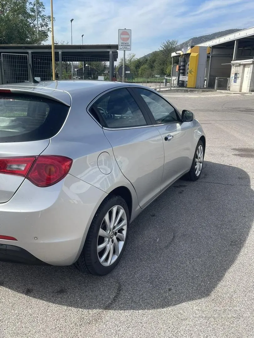 Alfa Romeo Giulietta 2014 photo 5