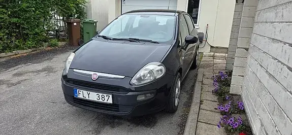 Fiat Punto Evo 2011 photo 2