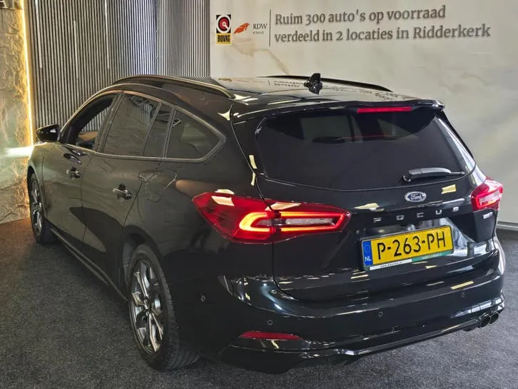 Ford Focus 2022 photo 2