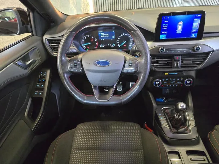 Ford Focus 2022 photo 3