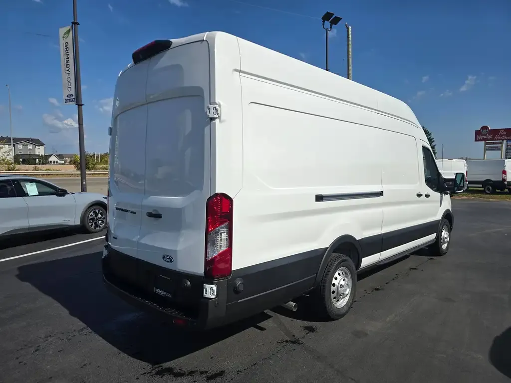 Ford Transit Cargo Van 2026 photo 5
