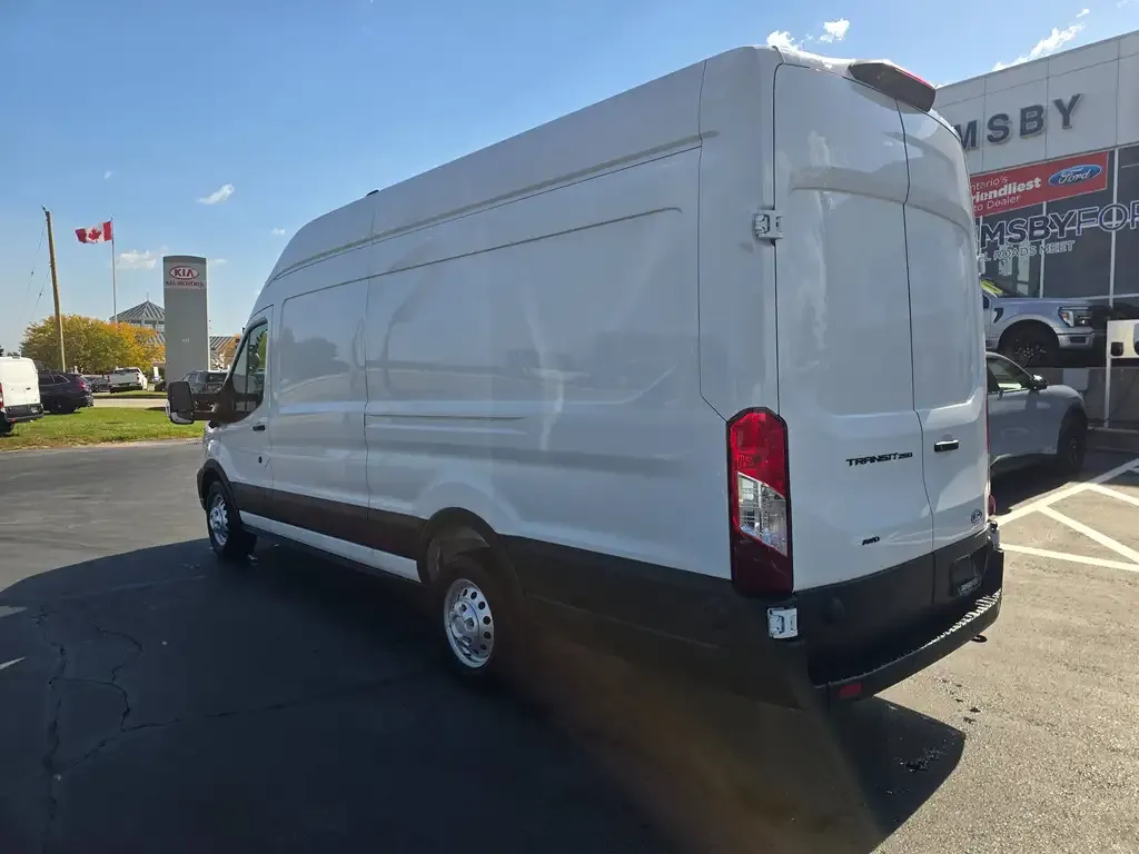 Ford Transit Cargo Van 2026 photo 2