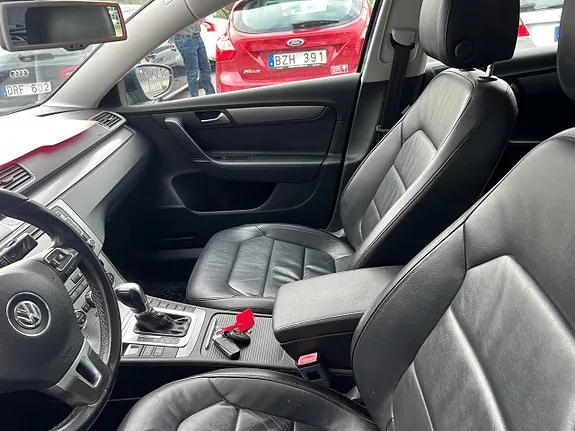 Volkswagen Passat 2012 photo 5
