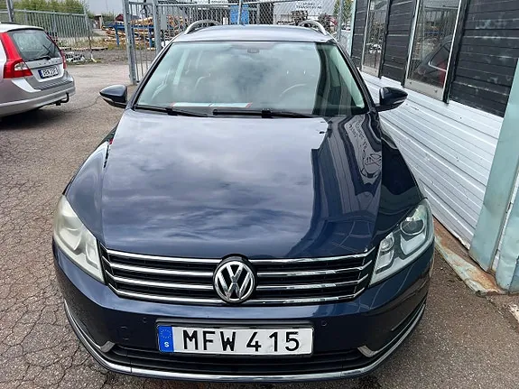 Volkswagen Passat 2012 photo 2