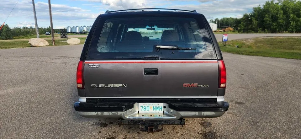 GMC Suburban 1993 photo 4