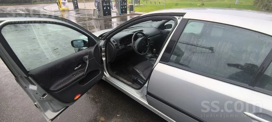 Renault Laguna 2003 photo 4