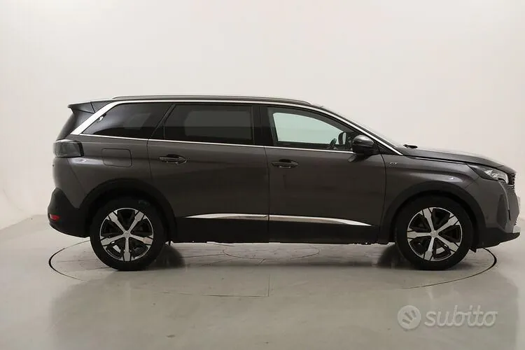 Peugeot 5008 2022 photo 3