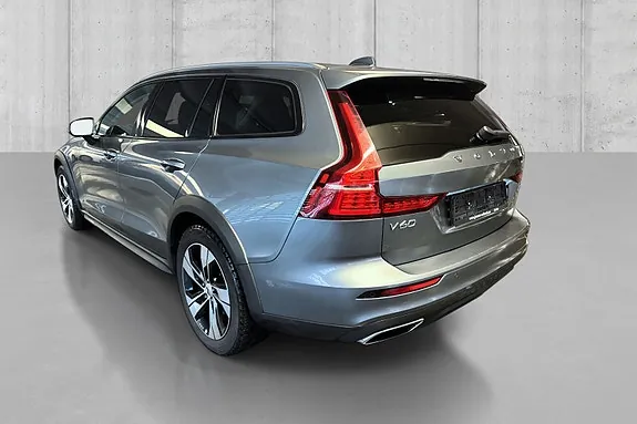 Volvo V60 Cross Country 2020 photo 3