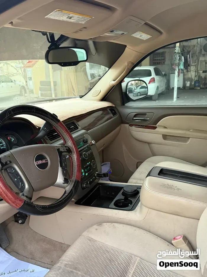 GMC Yukon 2010 photo 4