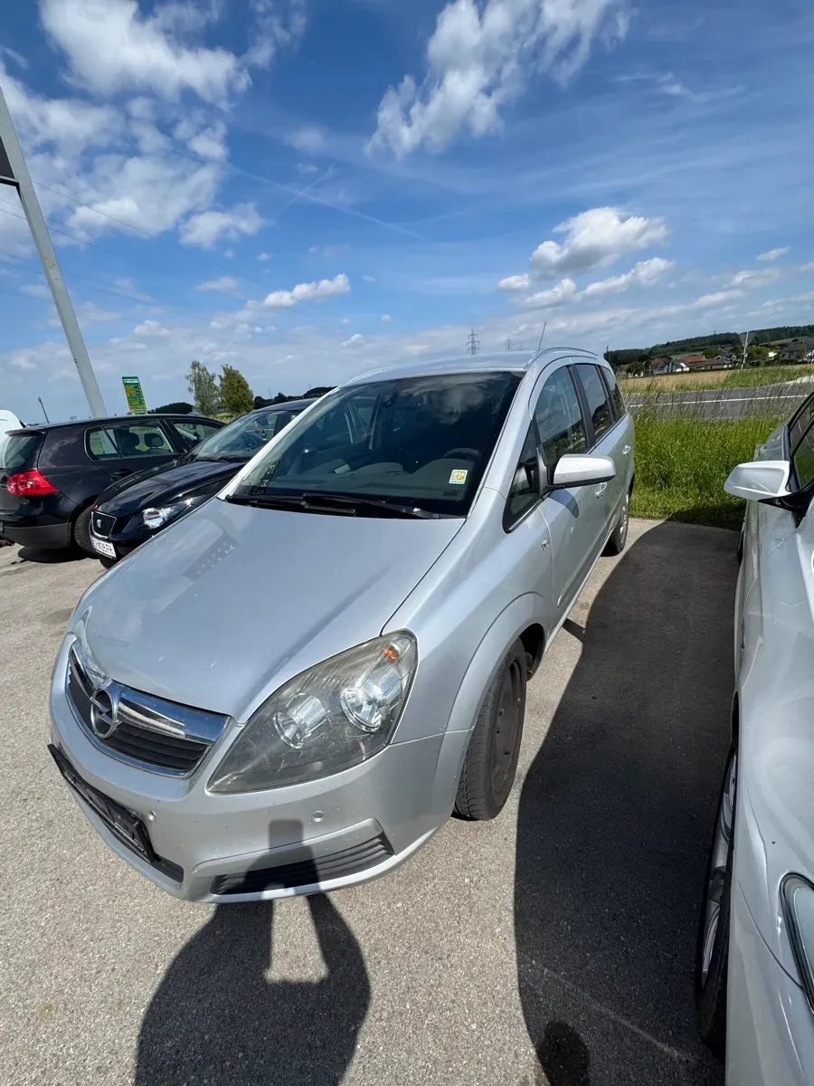 Opel Zafira 2006 photo 2