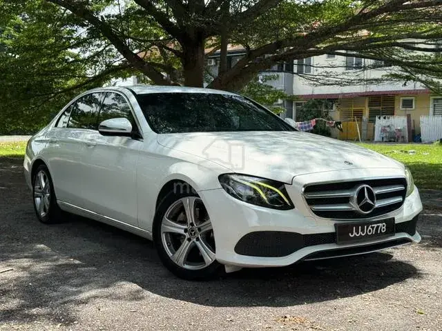 Mercedes-Benz E200