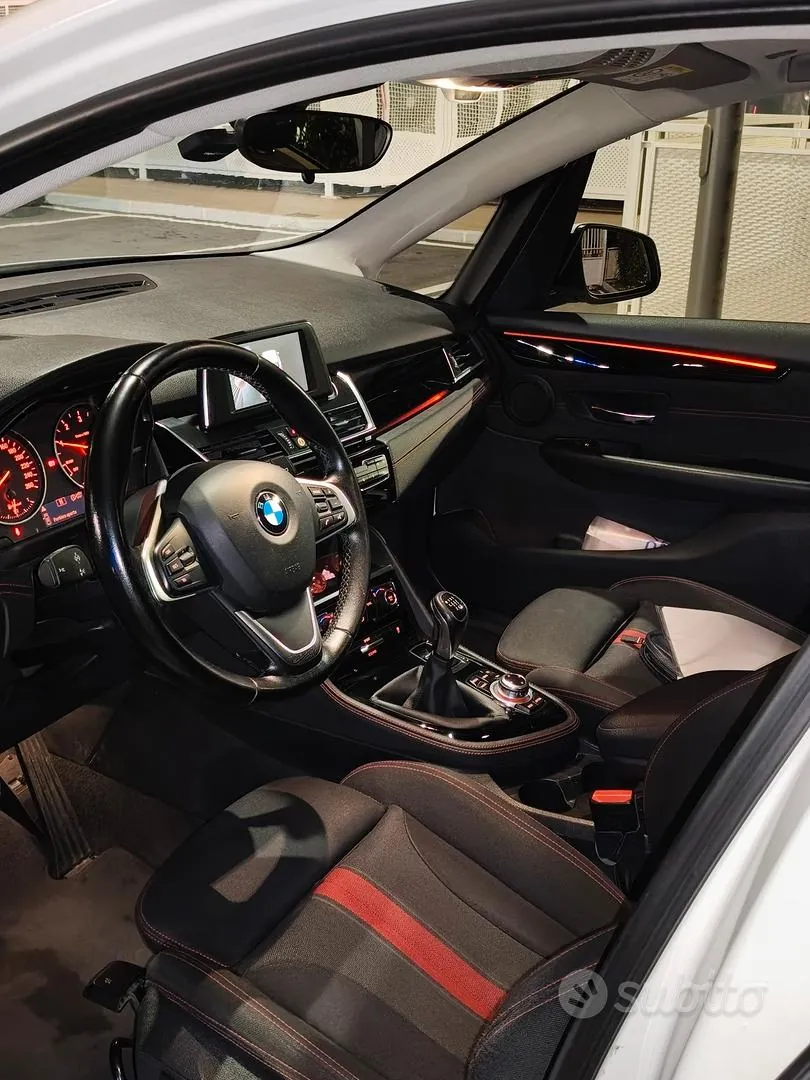 BMW 216D Active Tourer 2016 photo 2
