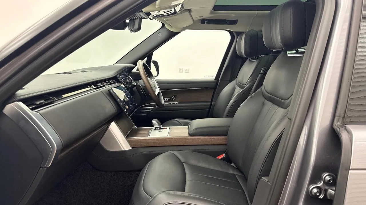 Land Rover Range Rover 2025 photo 3