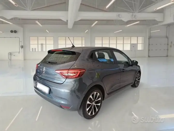 Renault Clio 2022 photo 2