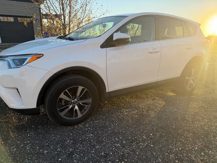 Toyota Rav4 2016 photo 3