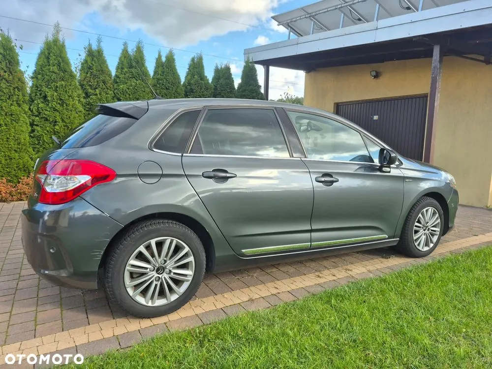 Citroen C4 2012 photo 2