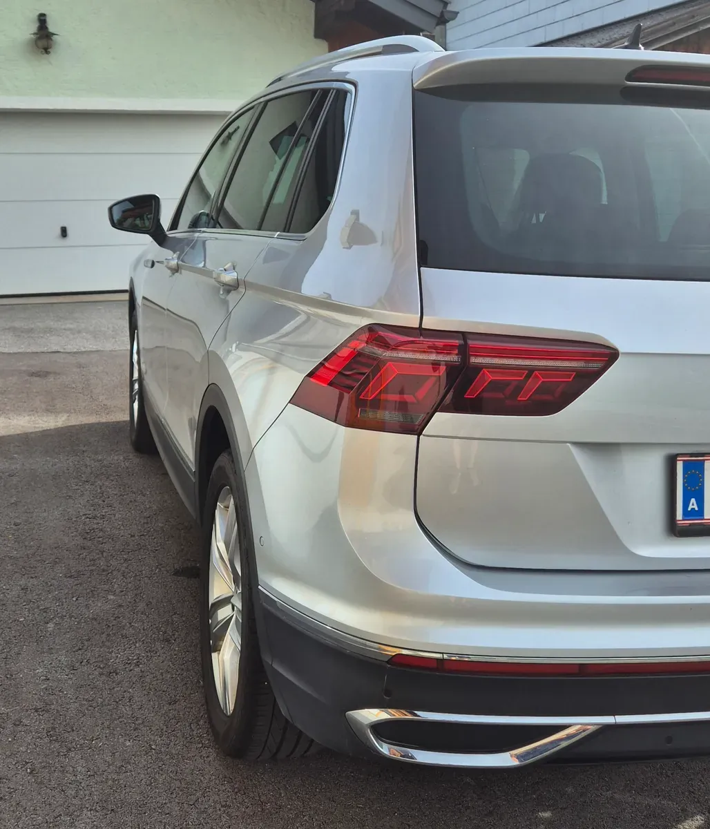 Volkswagen Tiguan 2021 photo 2
