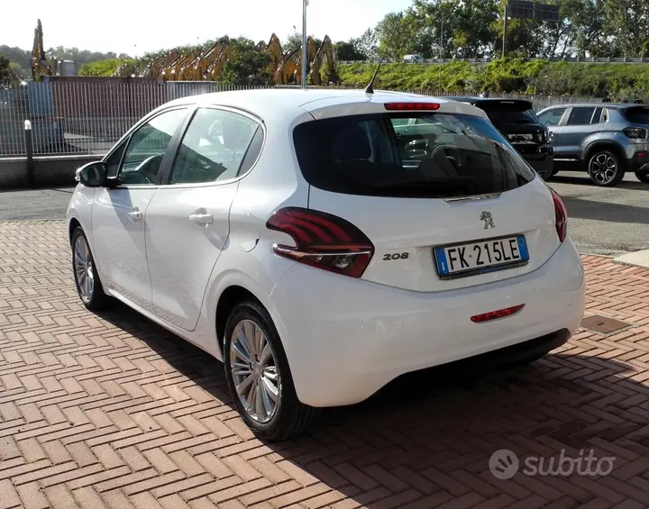 Peugeot 208 2017 photo 5