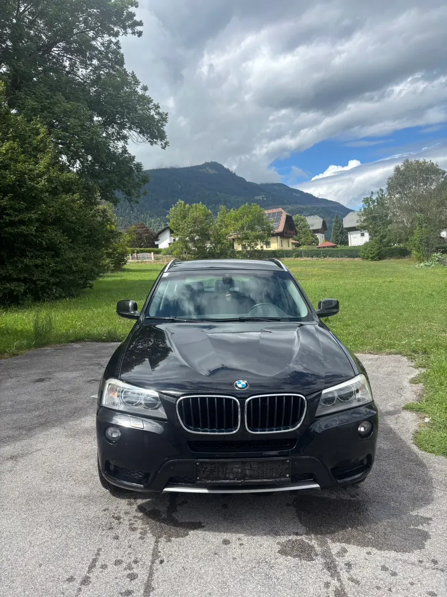 BMW X3 2011 photo 2