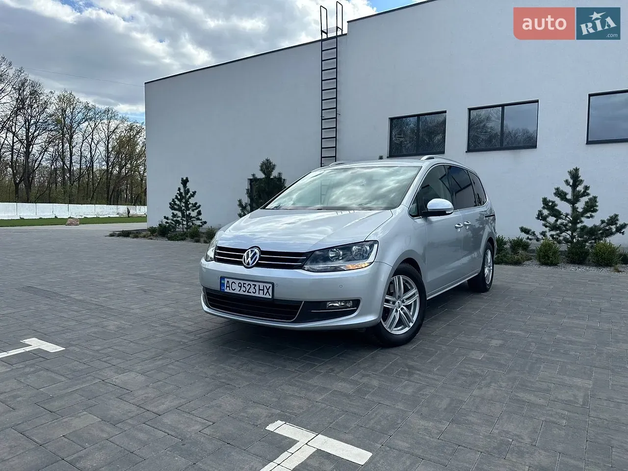 Volkswagen Sharan 2017 photo 2