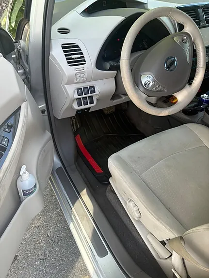 Nissan Leaf 2011 photo 2