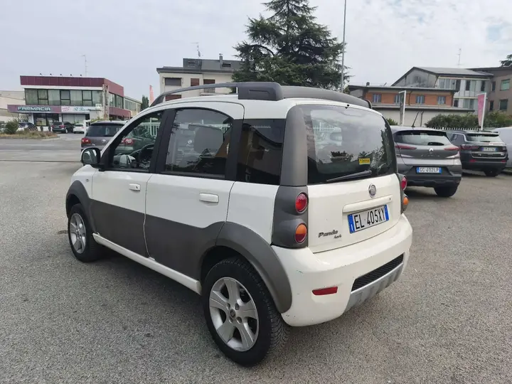 Fiat Panda 2011 photo 4