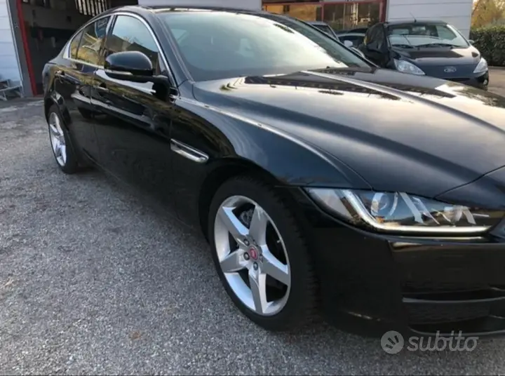 Jaguar Xe 2015 photo 2