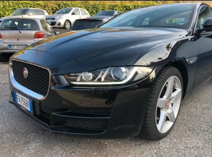 Jaguar Xe 2015 photo 4
