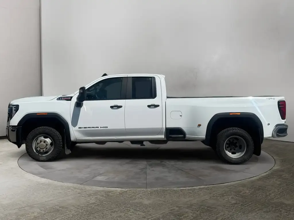 GMC Sierra 3500Hd 2024 photo 2