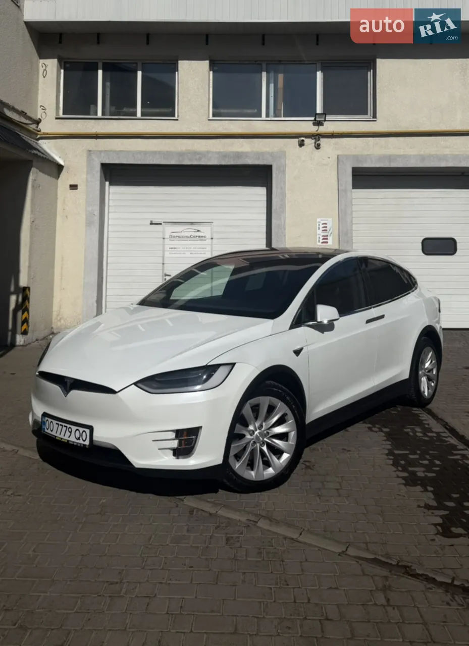 Tesla Model X 2020 photo 2