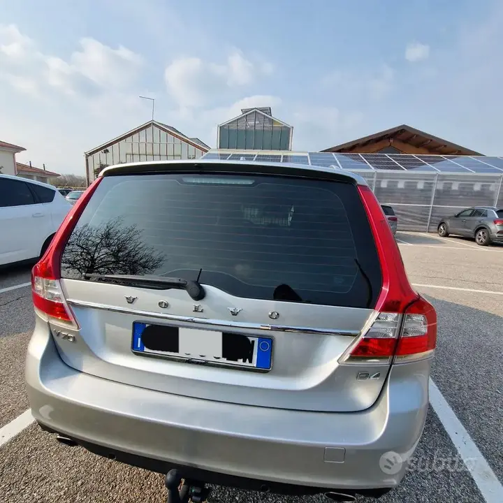 Volvo V70 2015 photo 2