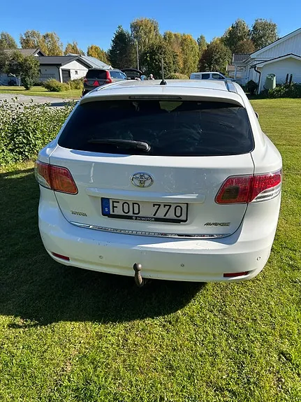 Toyota Avensis 2010 photo 4