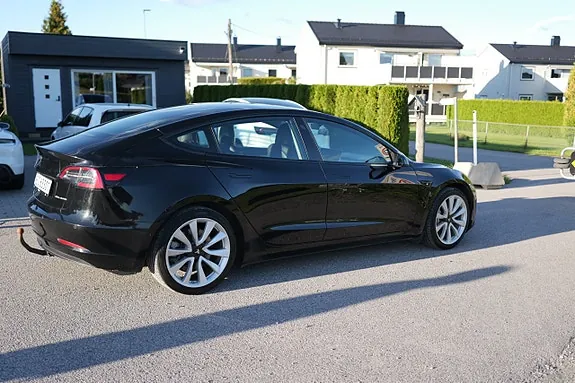 Tesla Model 3 2021 photo 2