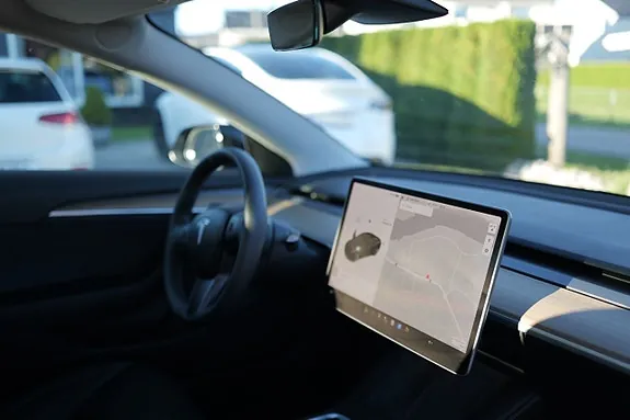 Tesla Model 3 2021 photo 3