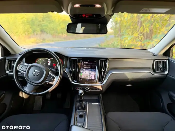 Volvo V60 2019 photo 2
