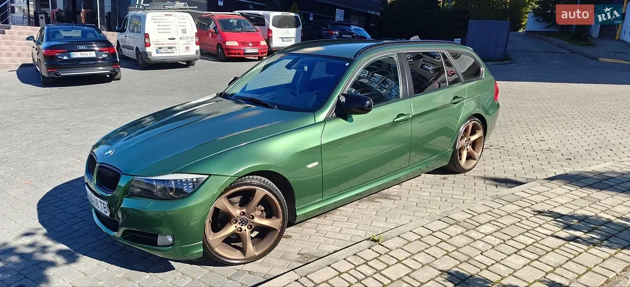 BMW 3 Series 2011 photo 4