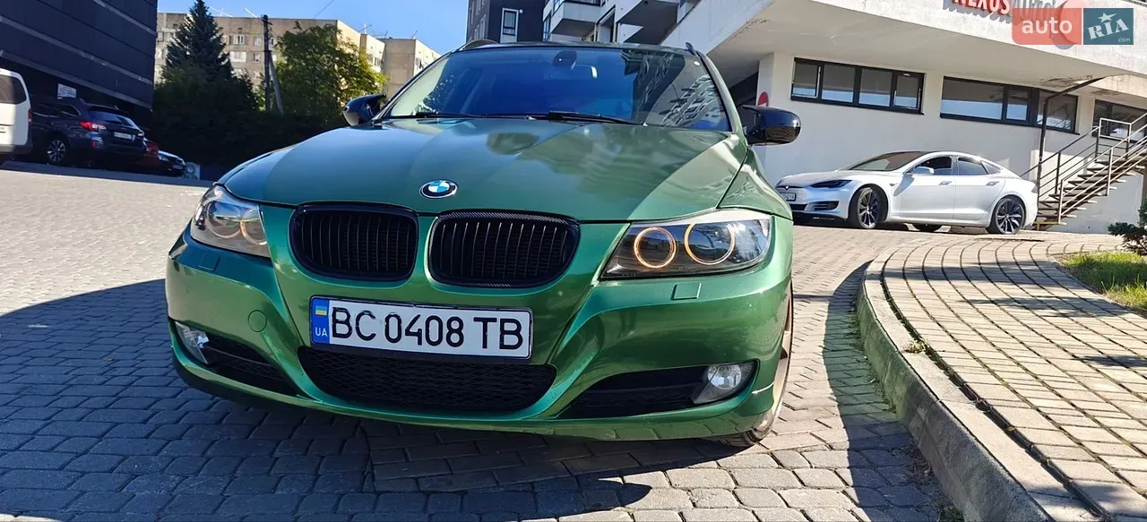 BMW 3 Series 2011 photo 3
