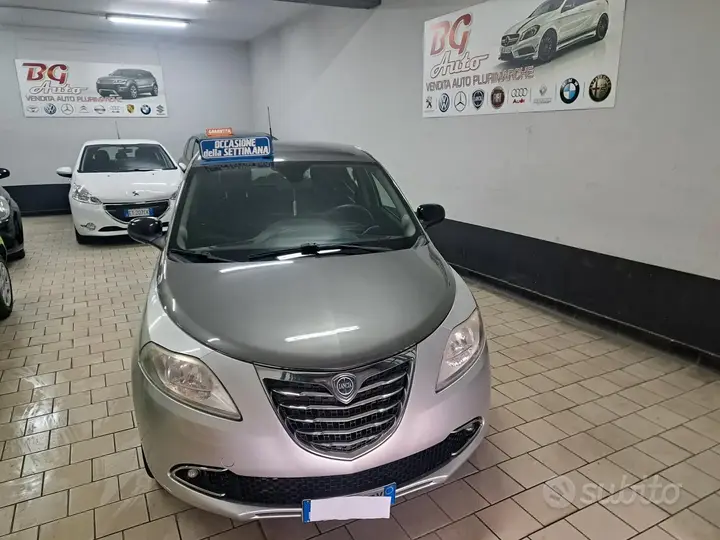 Lancia Ypsilon 2011 photo 2
