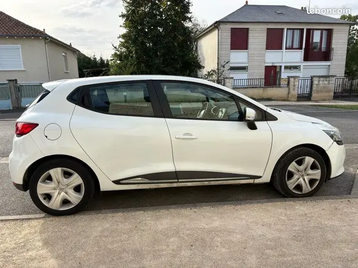 Renault Clio 2015 photo 3