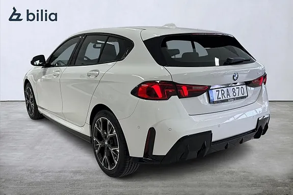 BMW 120 2026 photo 2
