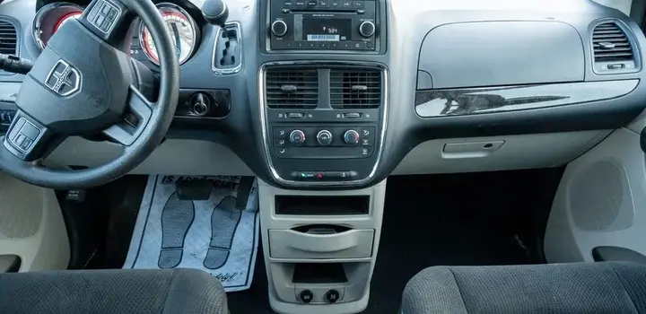 Dodge Caravan 2012 photo 4