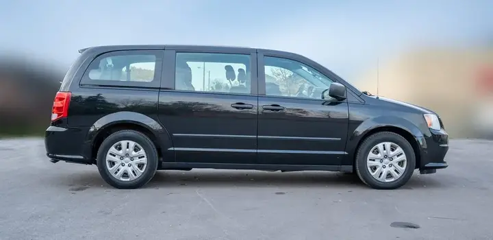Dodge Caravan 2012 photo 3