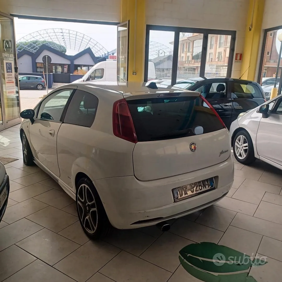 Fiat Grande Punto 2008 photo 5