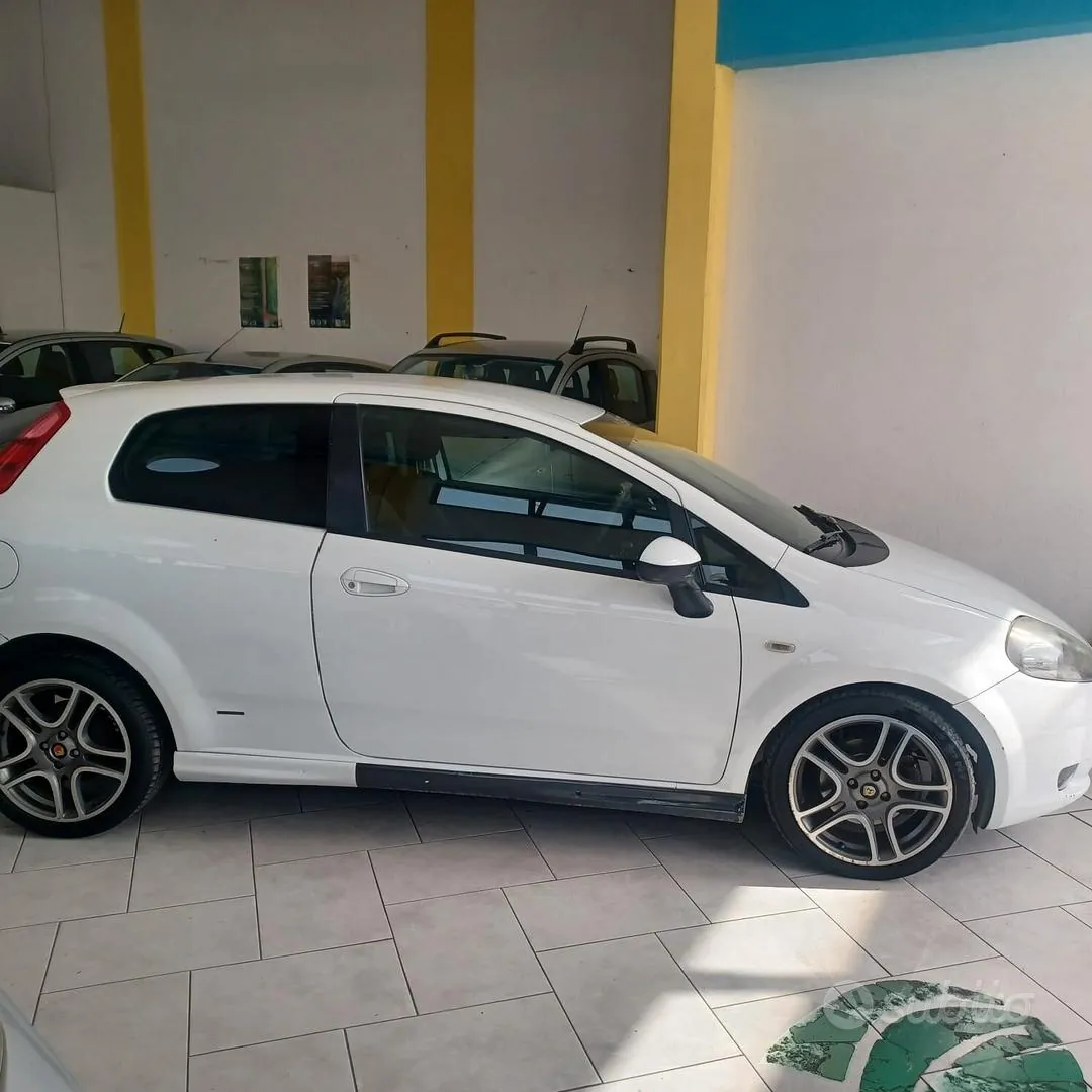 Fiat Grande Punto 2008 photo 3
