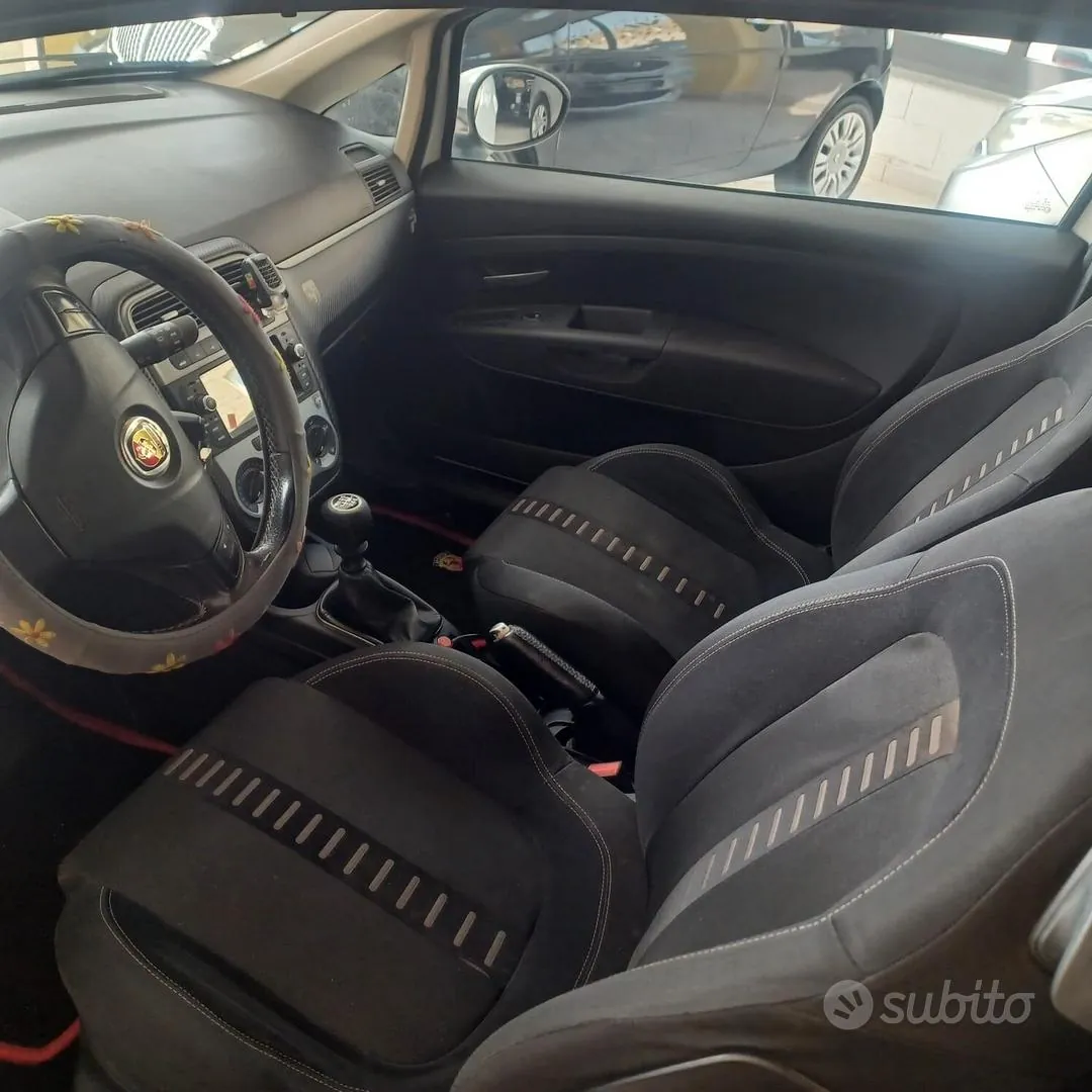 Fiat Grande Punto 2008 photo 2