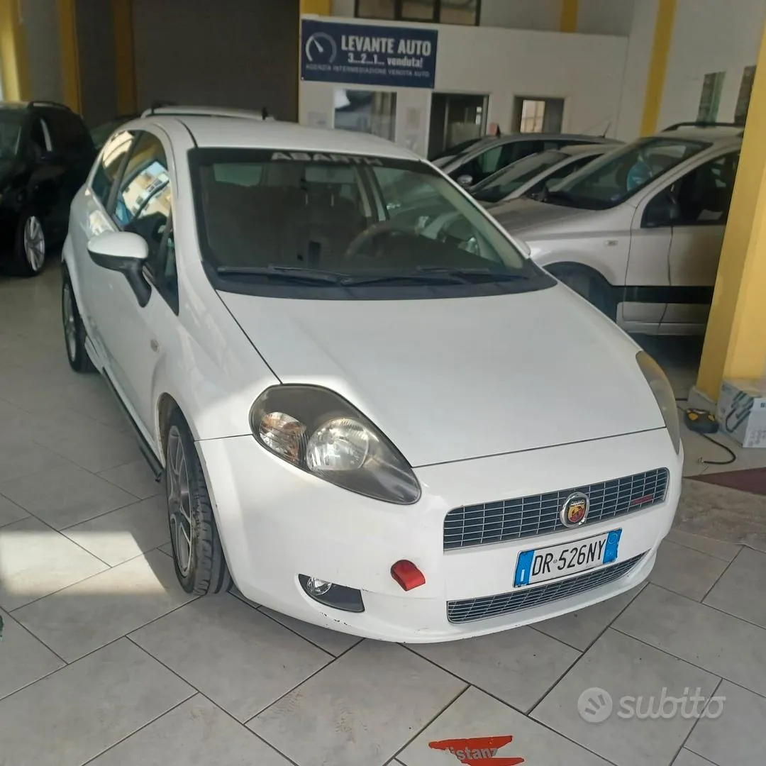 Fiat Grande Punto 2008 photo 4