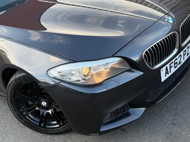 BMW 5 Series 2012 photo 2