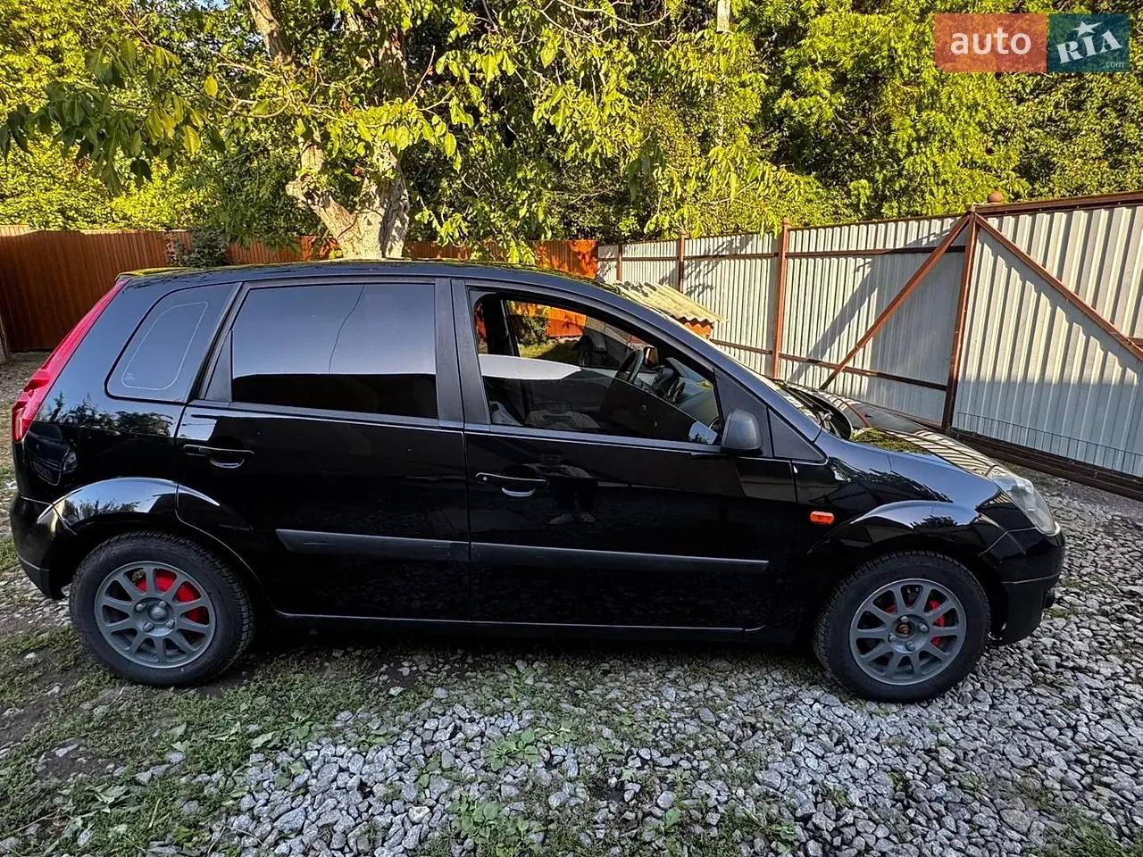 Ford Fiesta 2006 photo 2