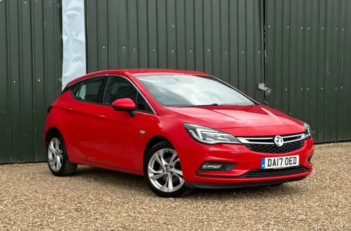 Vauxhall Astra 2017 photo 2